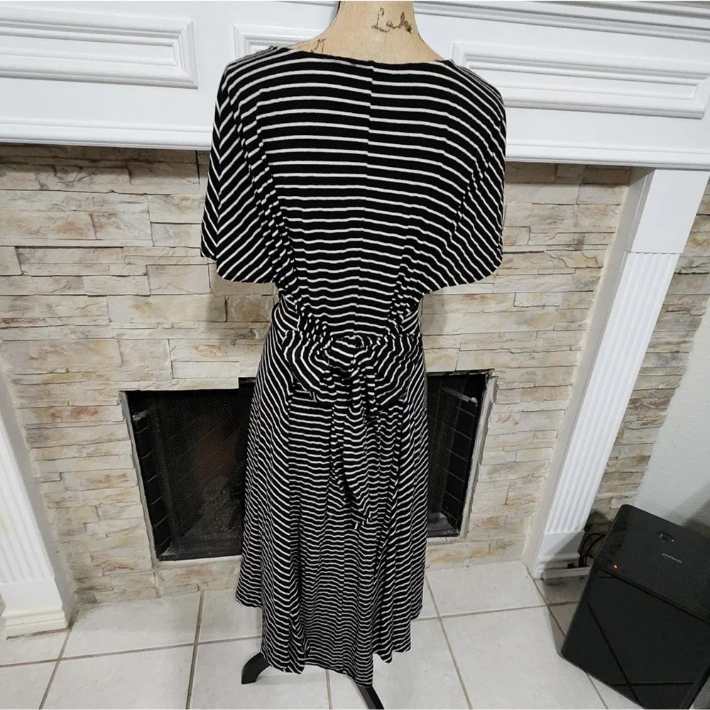Signature‎ black and white tied waist midi flare dress plus size 2X